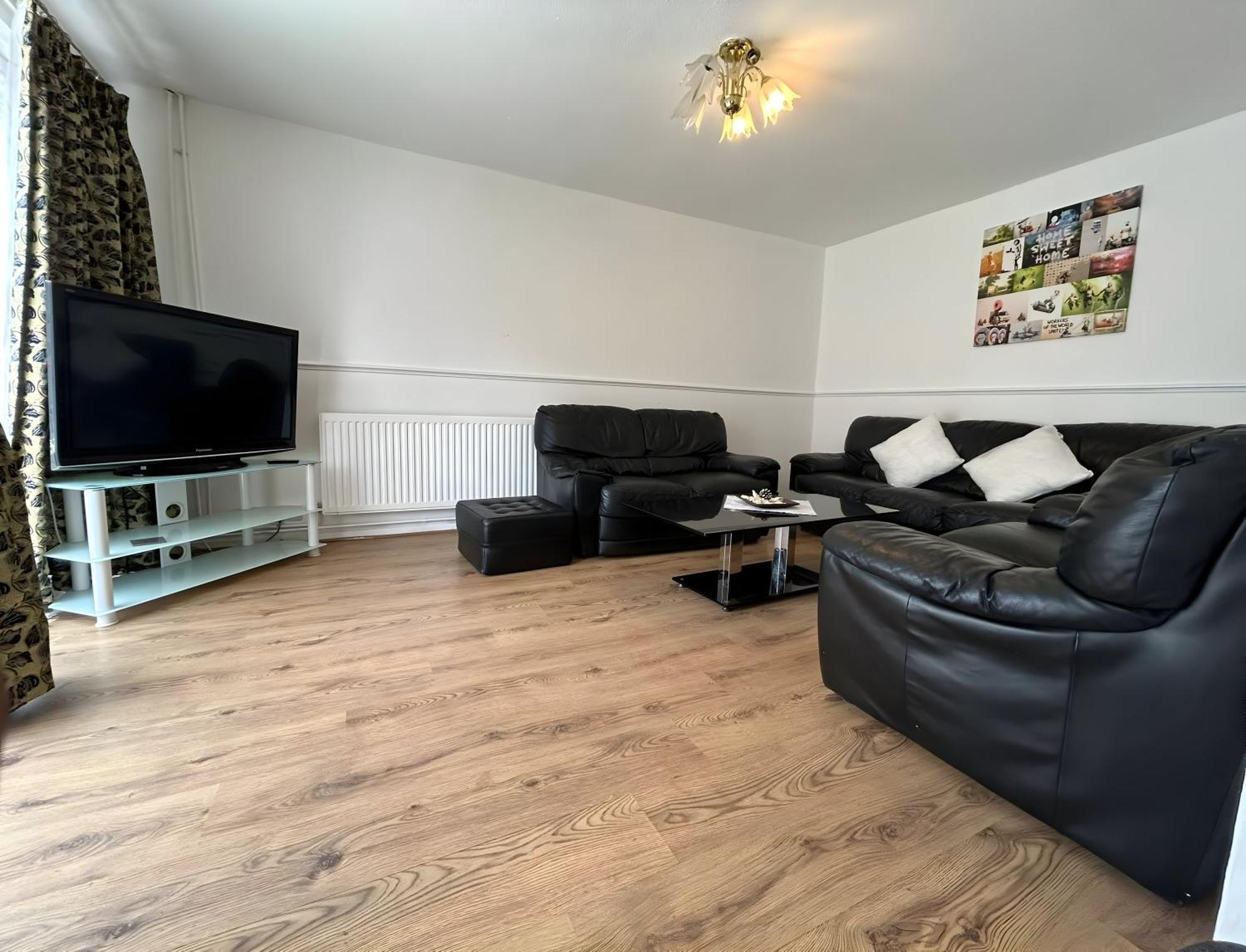 3 Bedroom House By M40 J4 High Wycombe Bagian luar foto